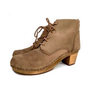 Vintage Swedish Sanita Clog Boots Lace Up Front Taupe Brown Suede Wooden Sole 9